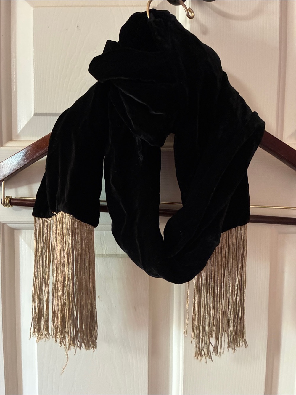 VTG BLACK VELVET FRINGE SCARF